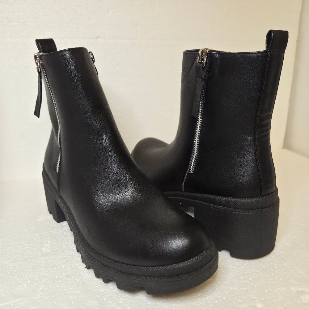 NWOT Report Women’s Black Larsa Lug Sole Zippered Ankle Boots - 7.5